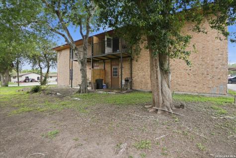 600 E Crockett Street Beeville TX 78102