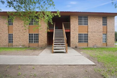 600 E Crockett Street Beeville TX 78102