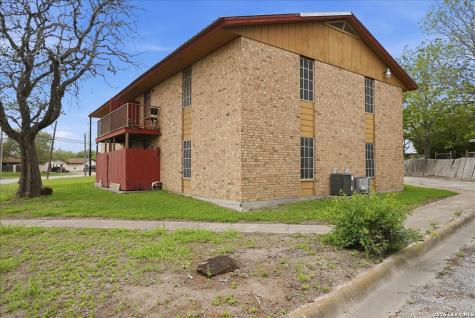 600 E Crockett Street Beeville TX 78102