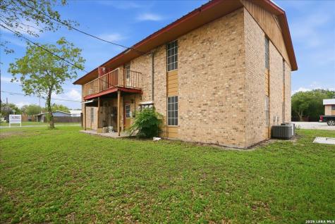 600 E Crockett Street Beeville TX 78102