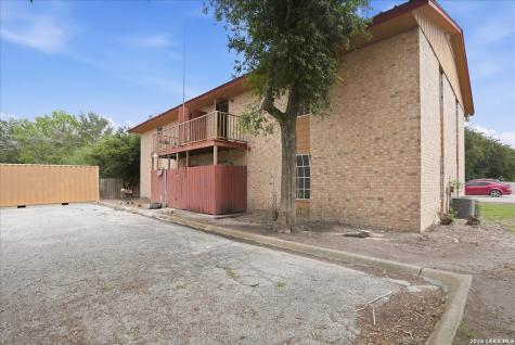 600 E Crockett Street Beeville TX 78102