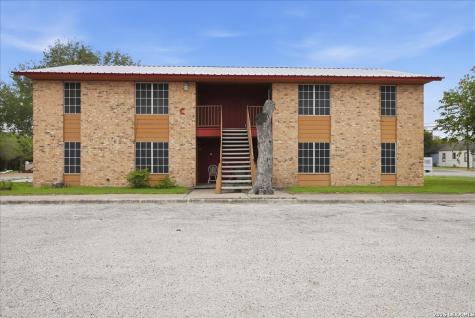600 E Crockett Street Beeville TX 78102