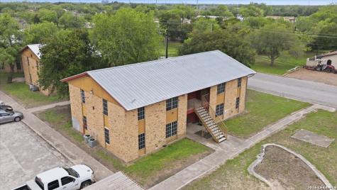600 E Crockett Street Beeville TX 78102