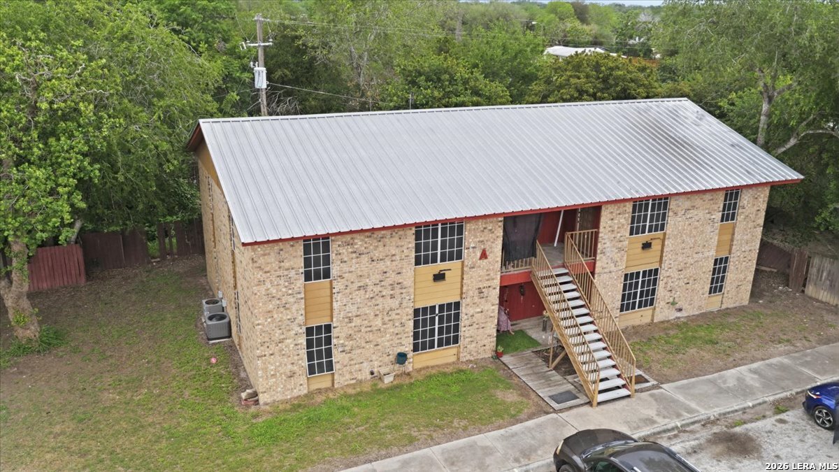 600 E Crockett Street Beeville TX 78102