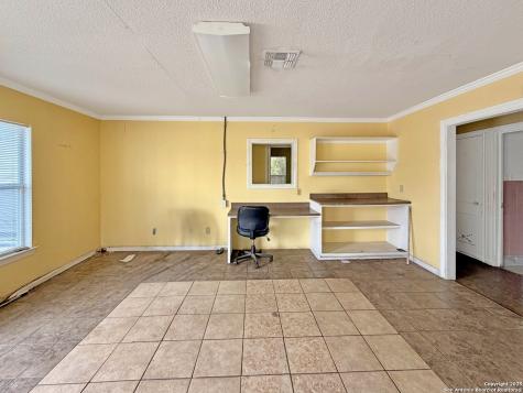 544 S Ww White San Antonio TX 78220