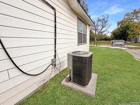 544 S Ww White San Antonio TX 78220