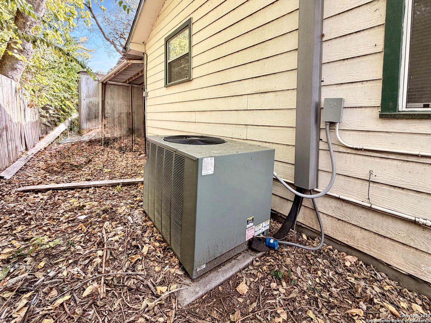 544 S Ww White San Antonio TX 78220