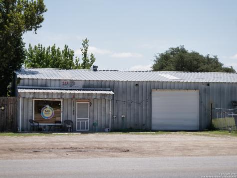 804 S Tx Highway 55 Rocksprings TX 78880