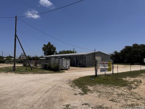 804 S Tx Highway 55 Rocksprings TX 78880