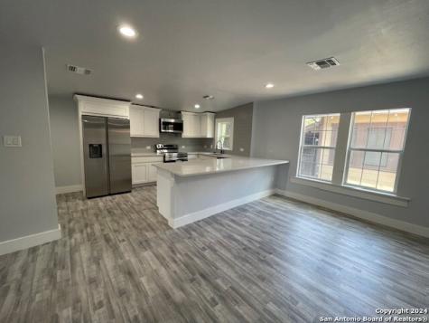1607 N Pine Street San Antonio TX 78208
