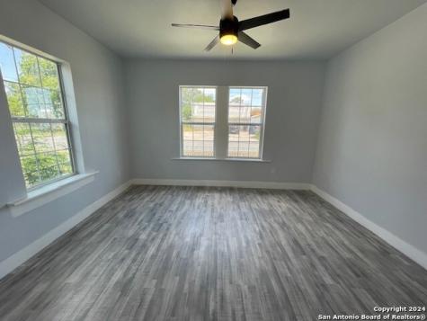 1607 N Pine Street San Antonio TX 78208