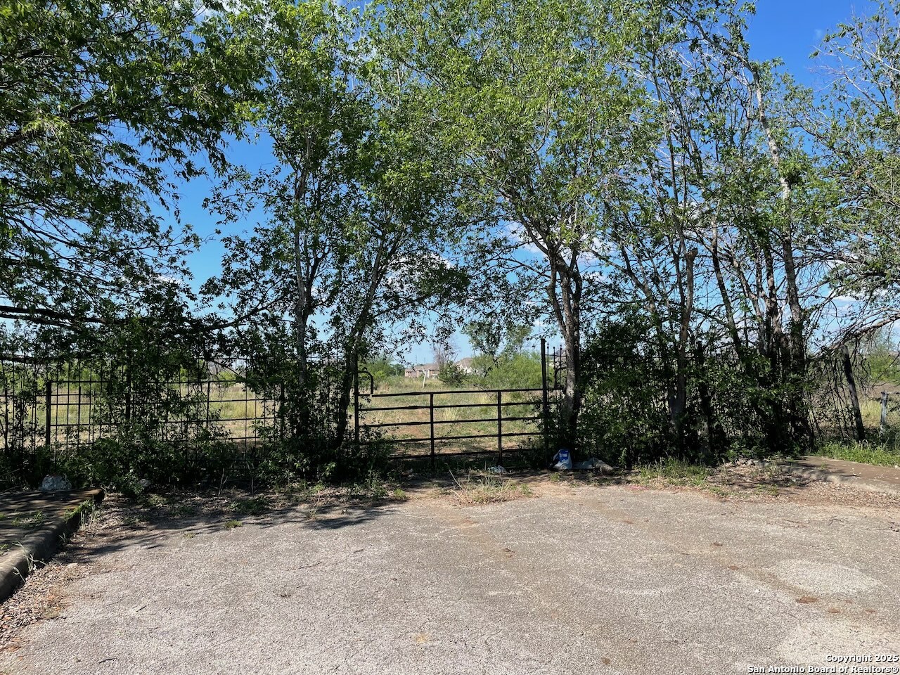 9142 Somerset San Antonio TX 78211