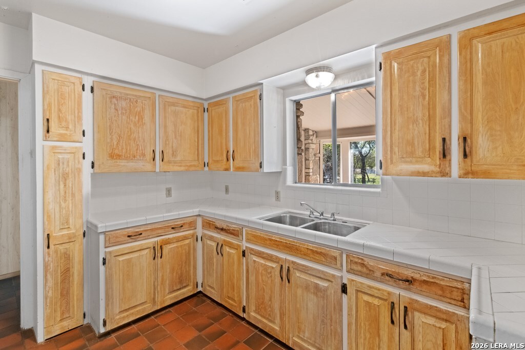 6268 Highway 27 Kerrville TX 78028