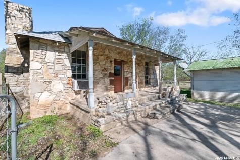 6268 Highway 27 Kerrville TX 78028