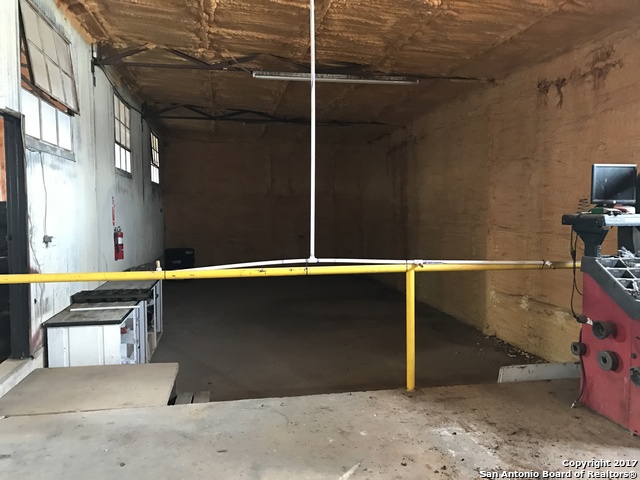 1119 S Oak Street Pearsall TX 78061