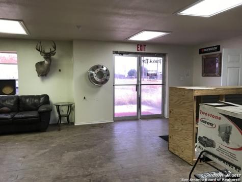 1119 S Oak Street Pearsall TX 78061