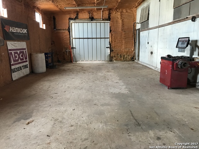 1119 S Oak Street Pearsall TX 78061