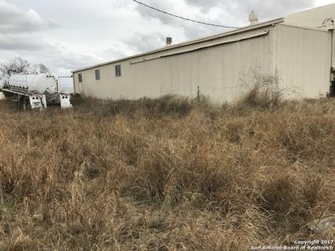 1119 S Oak Street Pearsall TX 78061