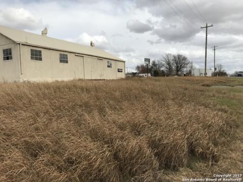 1119 S Oak Street Pearsall TX 78061