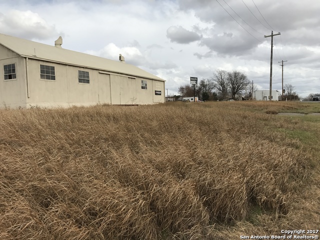 1119 S Oak Street Pearsall TX 78061