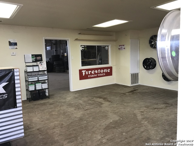 1119 S Oak Street Pearsall TX 78061