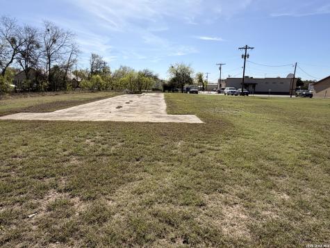 1302 Main Bandera TX 78003