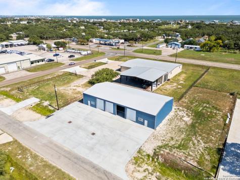 916 Fuqua Street Rockport TX 78382
