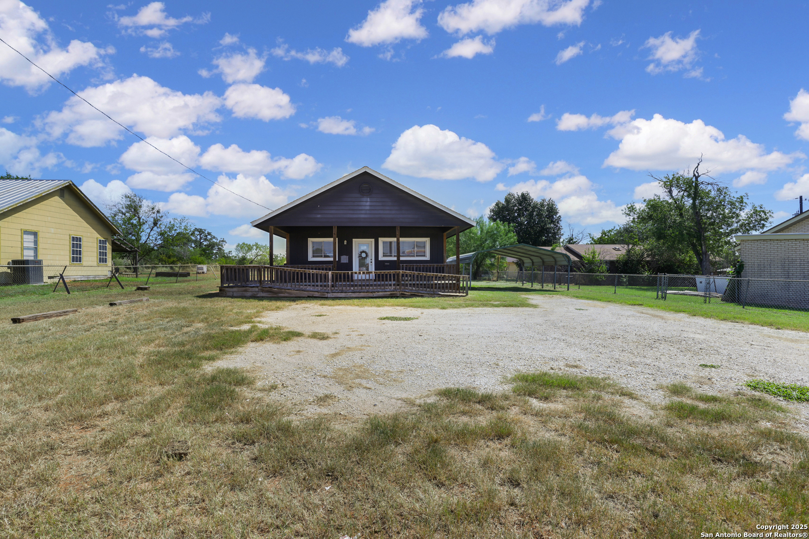 1212 10th Floresville TX 78114