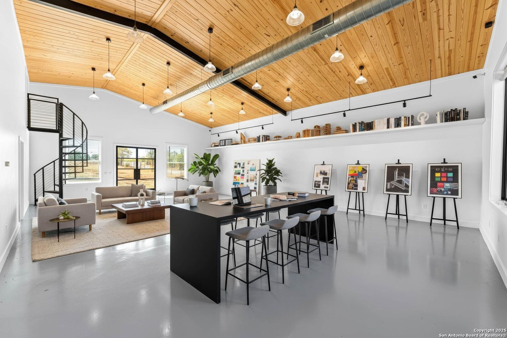 13747 Us Highway 87 Adkins TX 78101