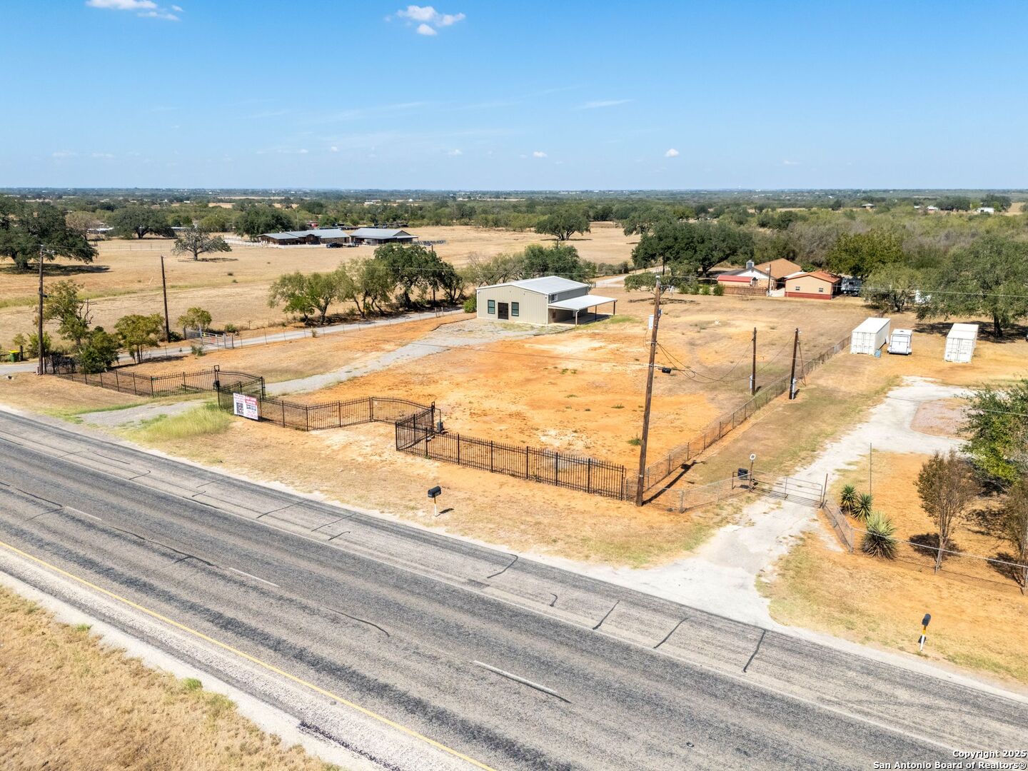 13747 Us Highway 87 Adkins TX 78101