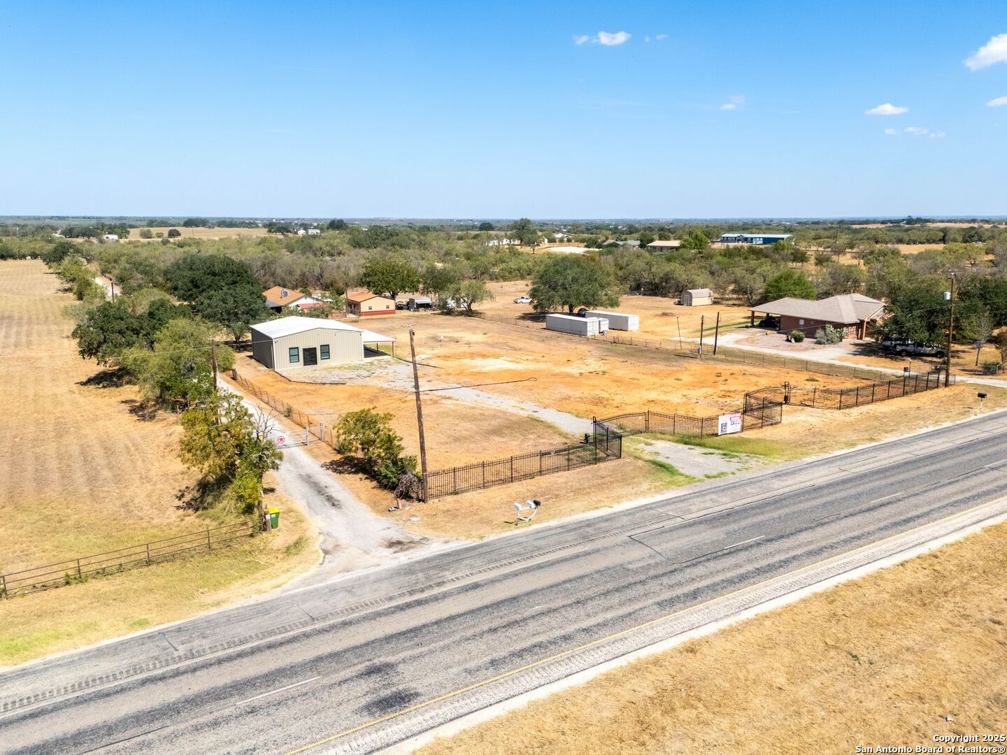 13747 Us Highway 87 Adkins TX 78101