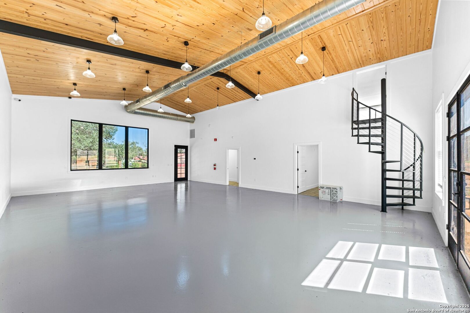 13747 Us Highway 87 Adkins TX 78101