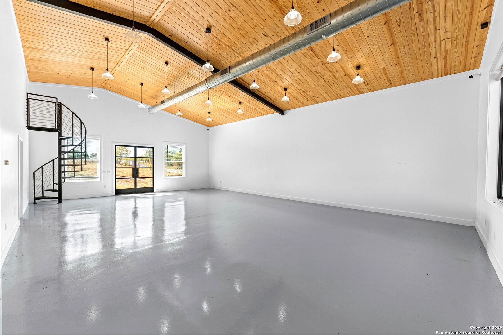 13747 Us Highway 87 Adkins TX 78101