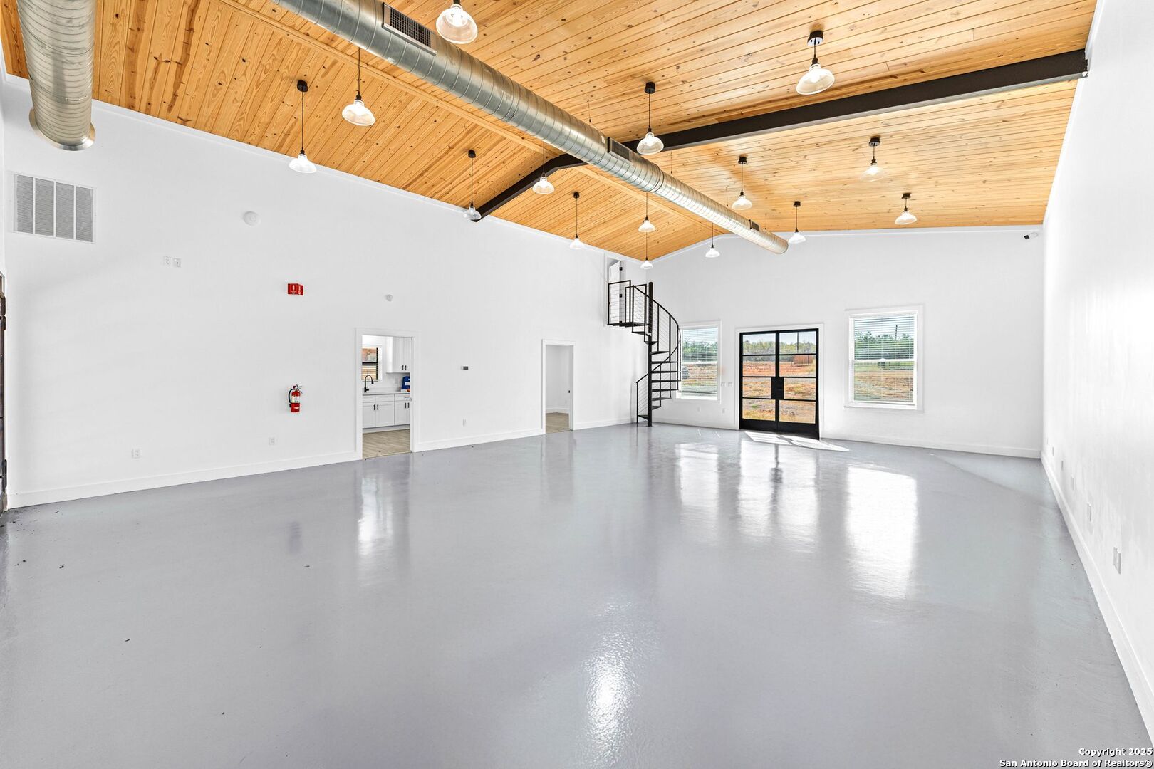 13747 Us Highway 87 Adkins TX 78101