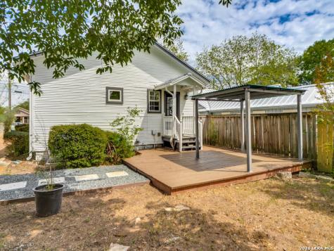 118 N Plant Boerne TX 78006