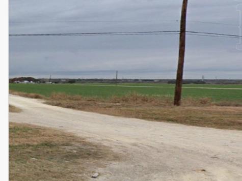 2541 Us Highway 90 E Castroville TX 78009