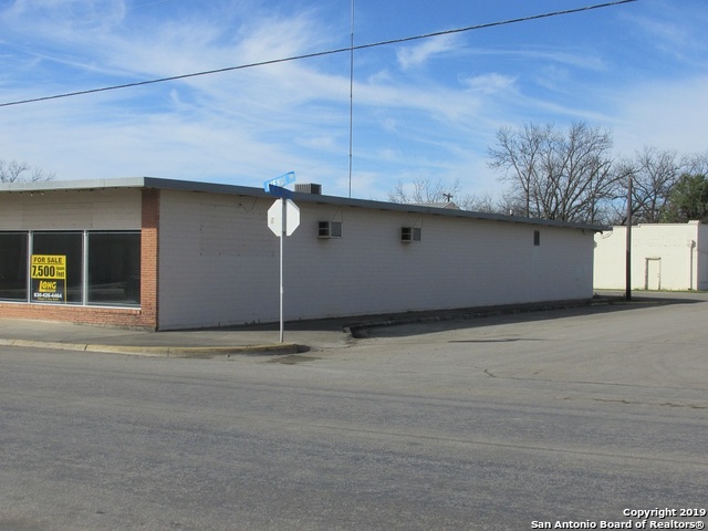 1602 Avenue M Hondo TX 78861