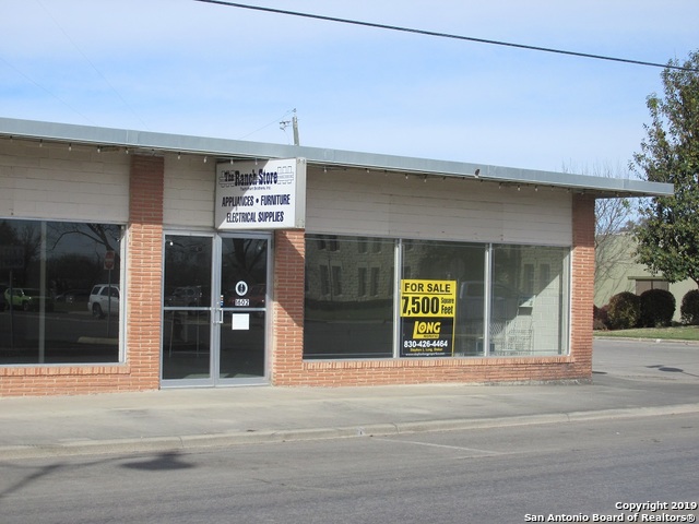 1602 Avenue M Hondo TX 78861