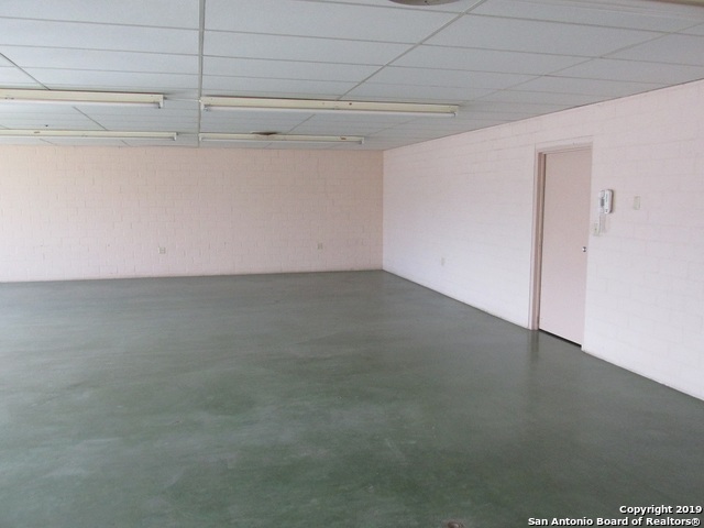 1602 Avenue M Hondo TX 78861