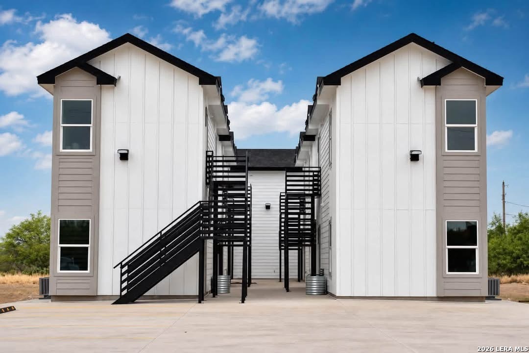 30 Grass Valley Road Eagle Pass TX 78852