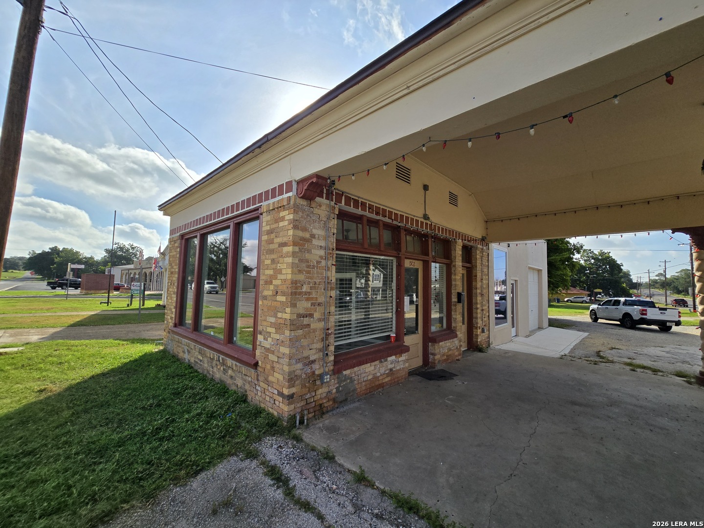 1502 3rd Floresville TX 78114