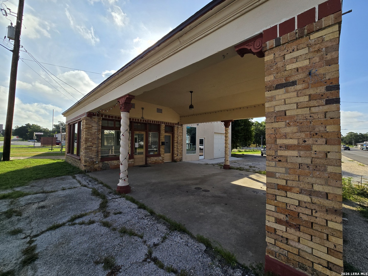 1502 3rd Floresville TX 78114