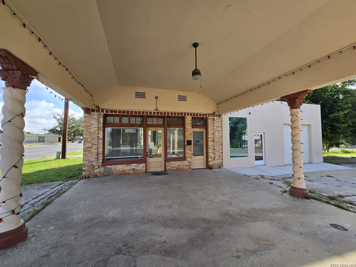 1502 3rd Floresville TX 78114
