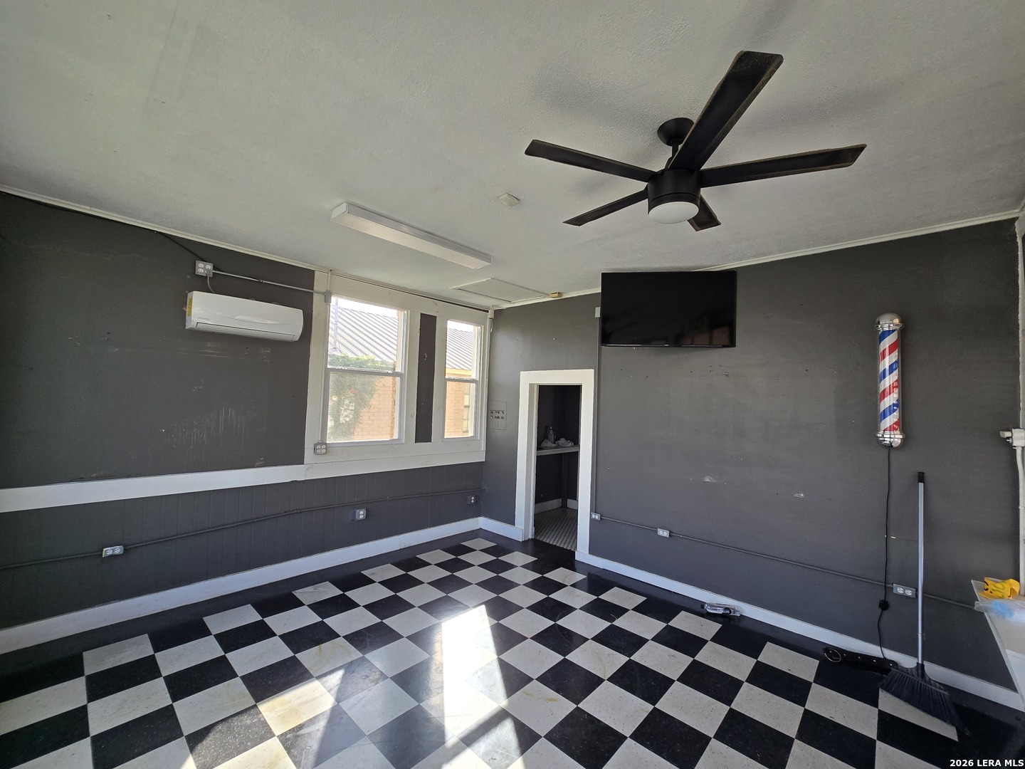 1502 3rd Floresville TX 78114