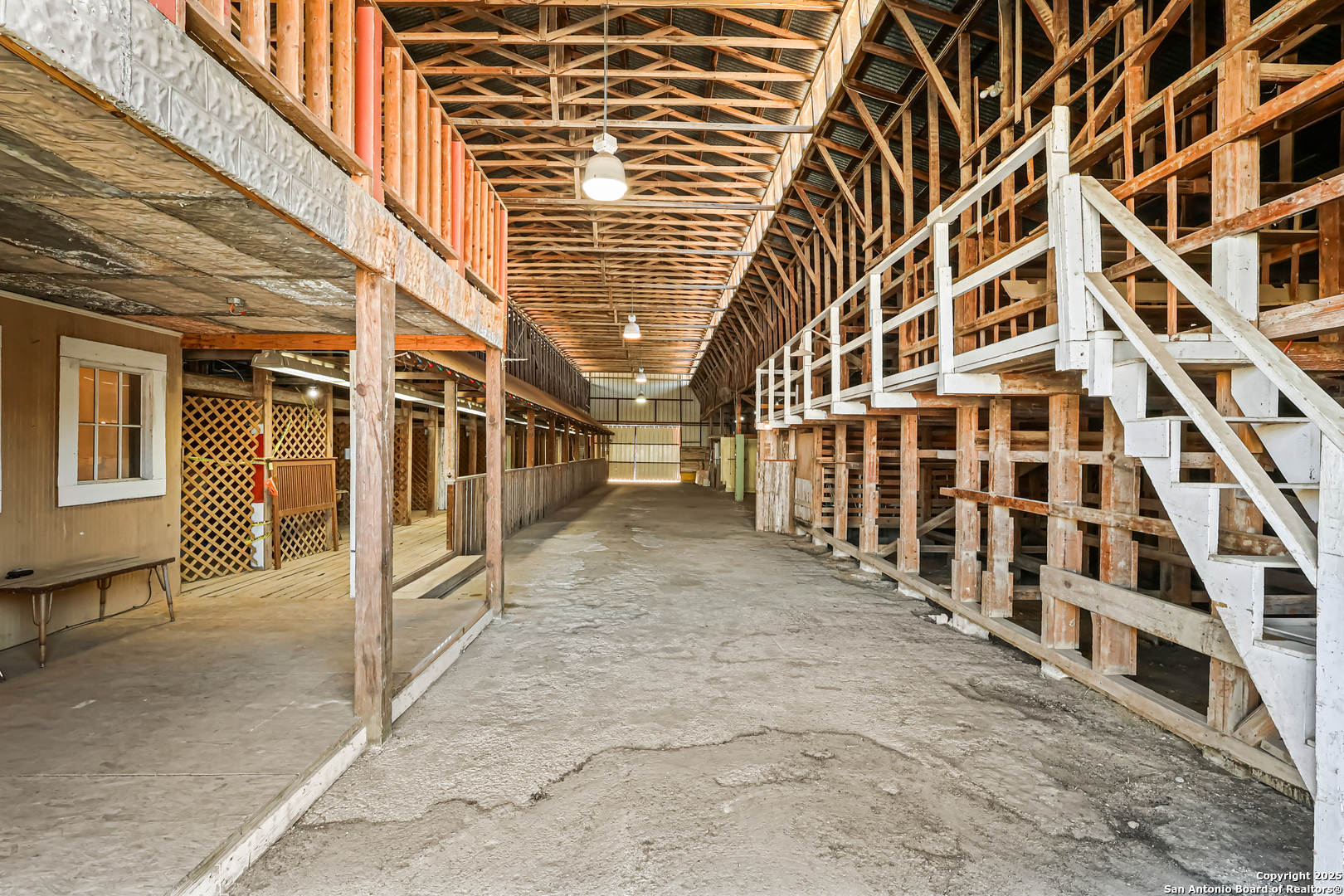 1001 D Floresville TX 78114