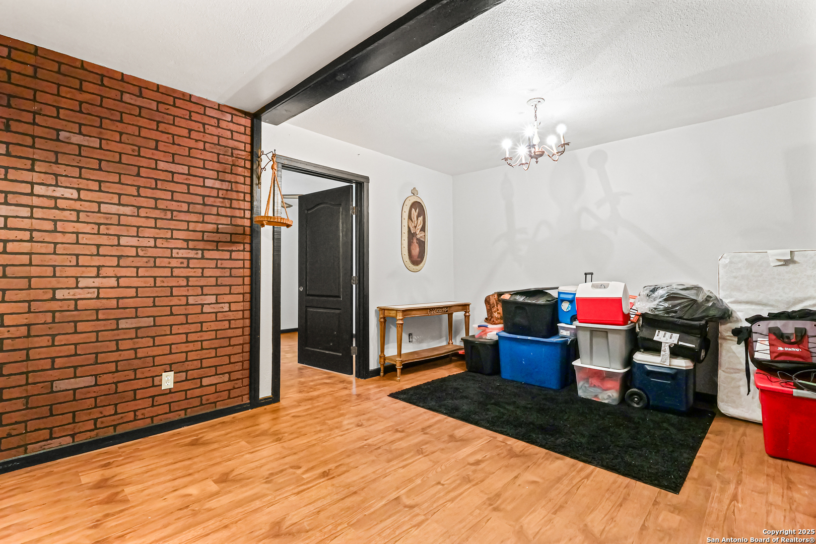 1001 D Floresville TX 78114