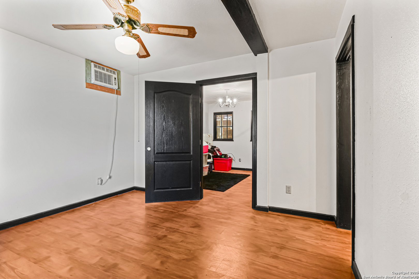 1001 D Floresville TX 78114