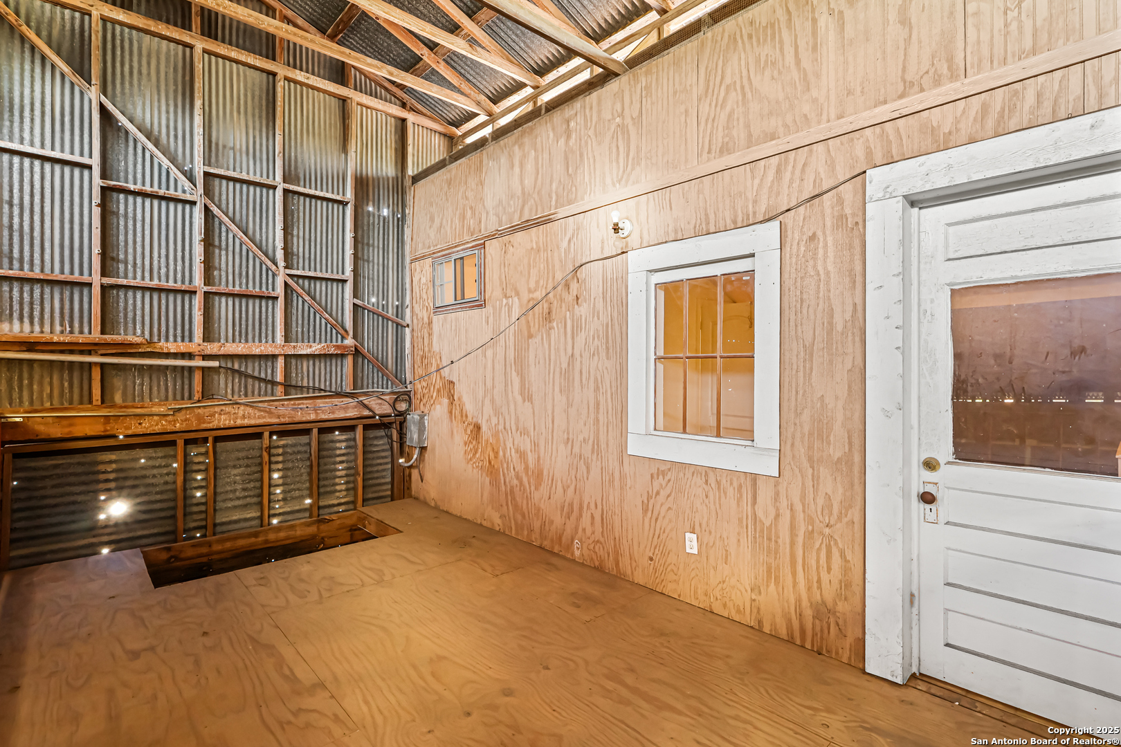 1001 D Floresville TX 78114