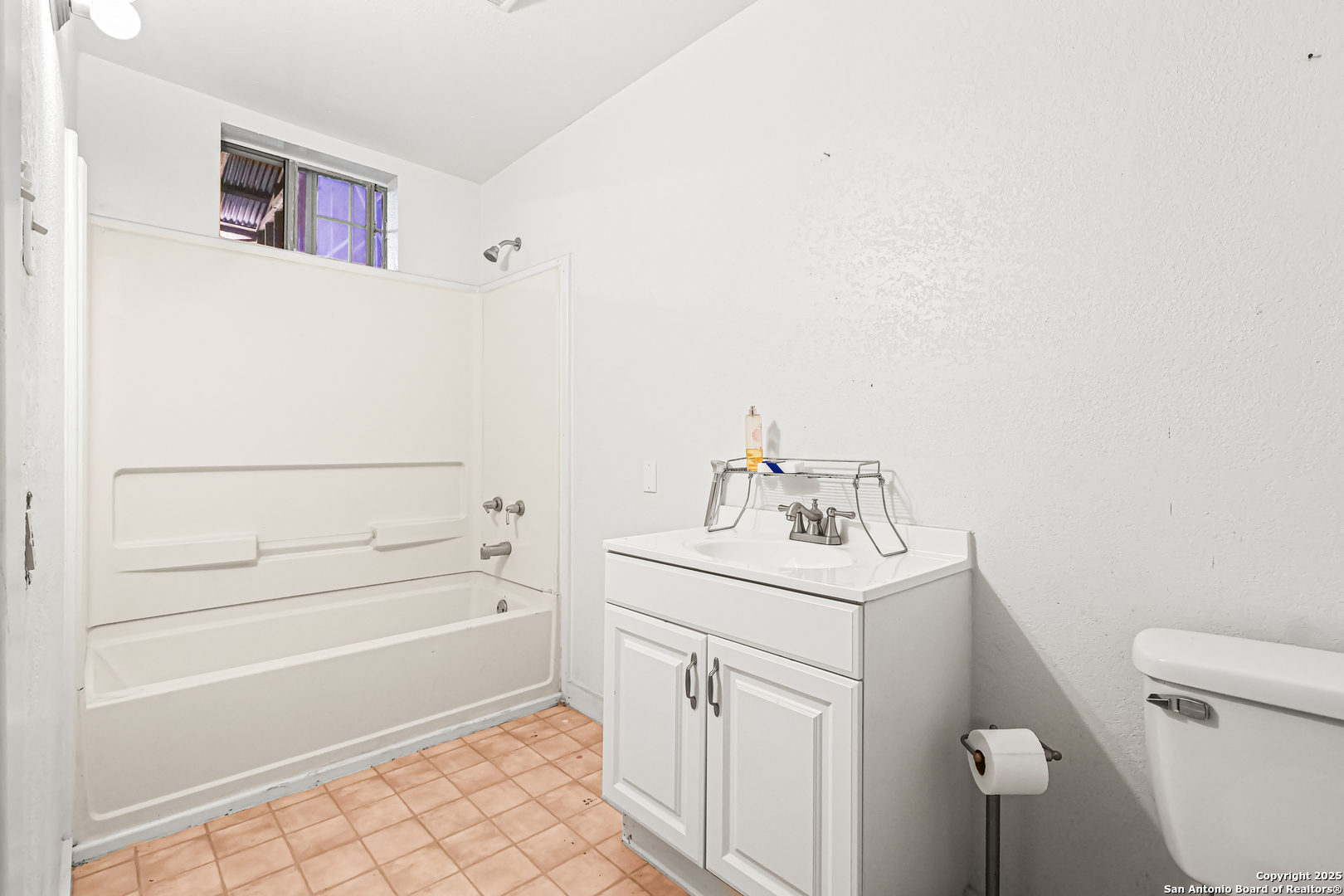 1001 D Floresville TX 78114