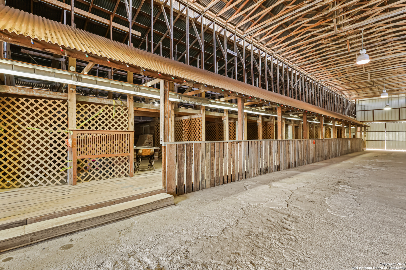 1001 D Floresville TX 78114